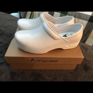 Anywear nursing shoes